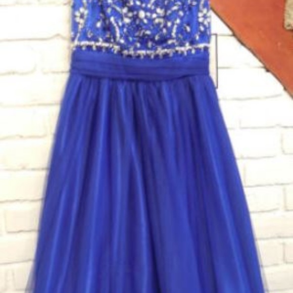 Beautiful Bee Darlin Gown - Picture 6 of 6